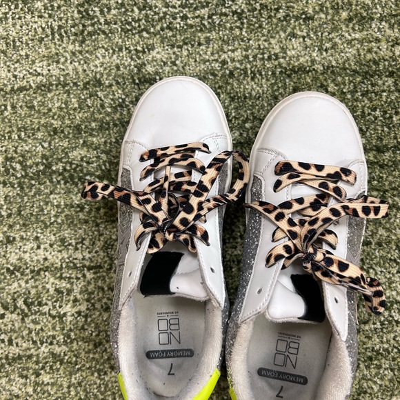 No Boundaries star shoes - Picture 4 of 6